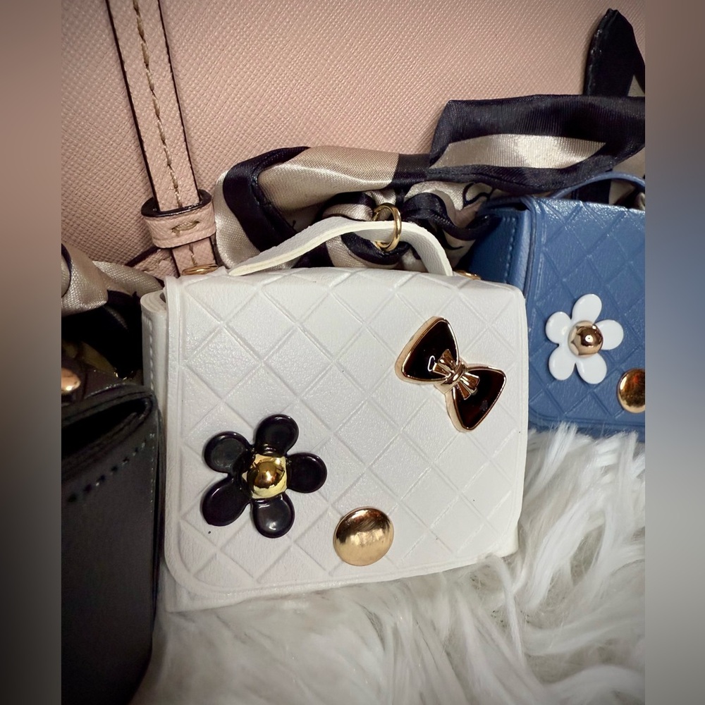 AirPod Lux Purse Bag Charm/ Keychain - Picture 12 of 14
